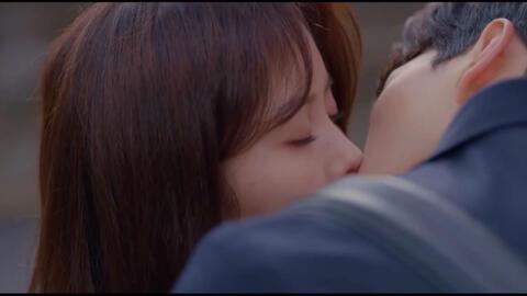 吃瓜剪辑接吻视频,吃瓜剪辑捕捉接吻瞬间,甜蜜画面引网友热议