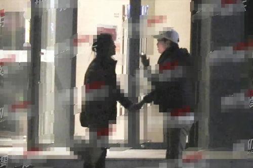 博物馆变装吃瓜事件视频